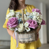 Aranjament "Lillium" cu trandafiri și lisianthus